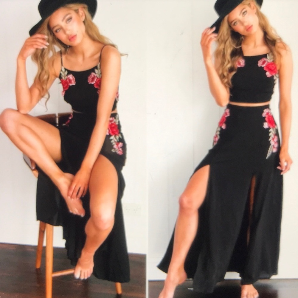 2 Piece Embroidered Strappy Crop Top Set - Picture 1 of 8